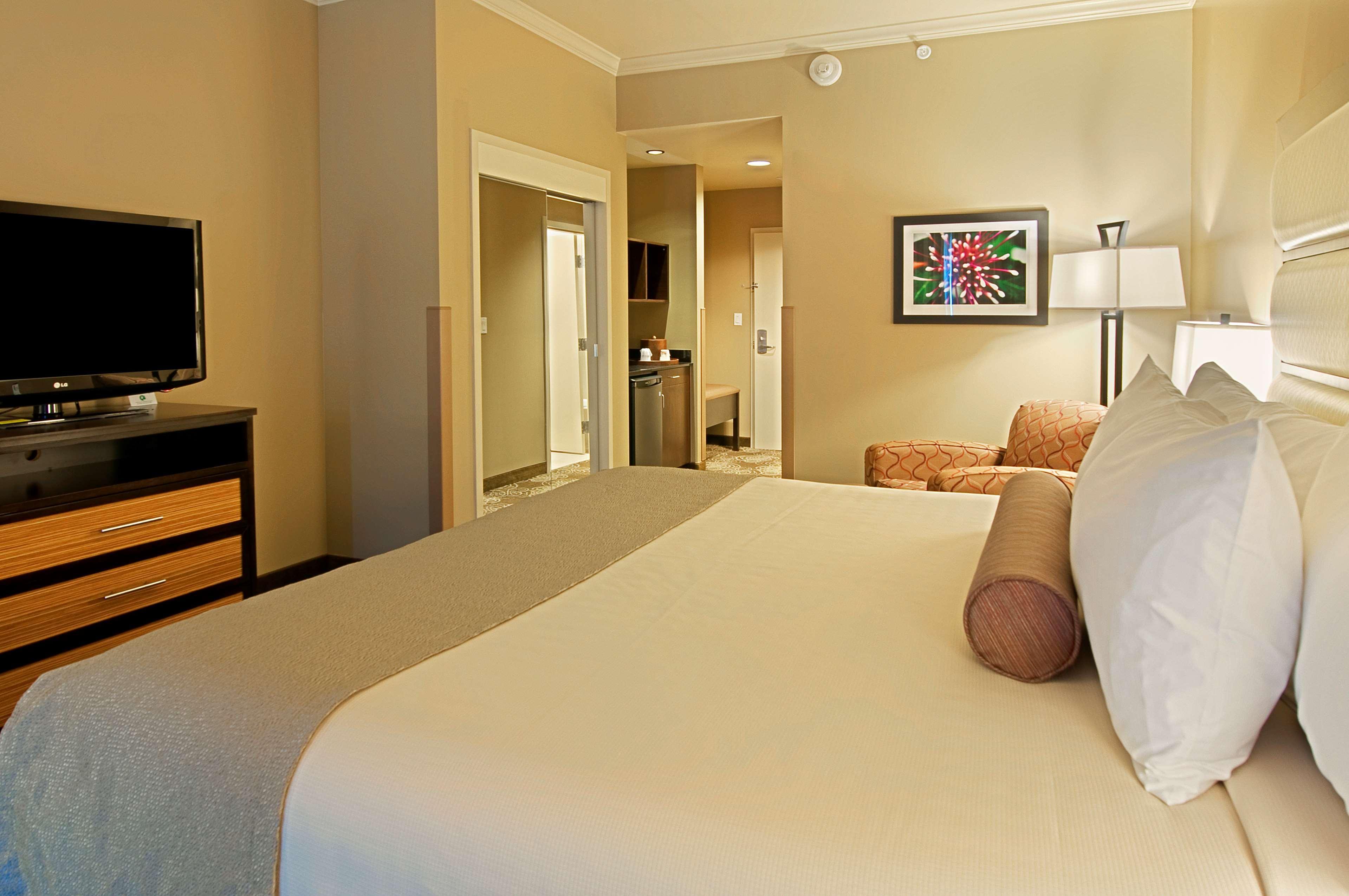Best Western Plus Miami Airport North Hotel & Suites Майами-Спрингс Экстерьер фото