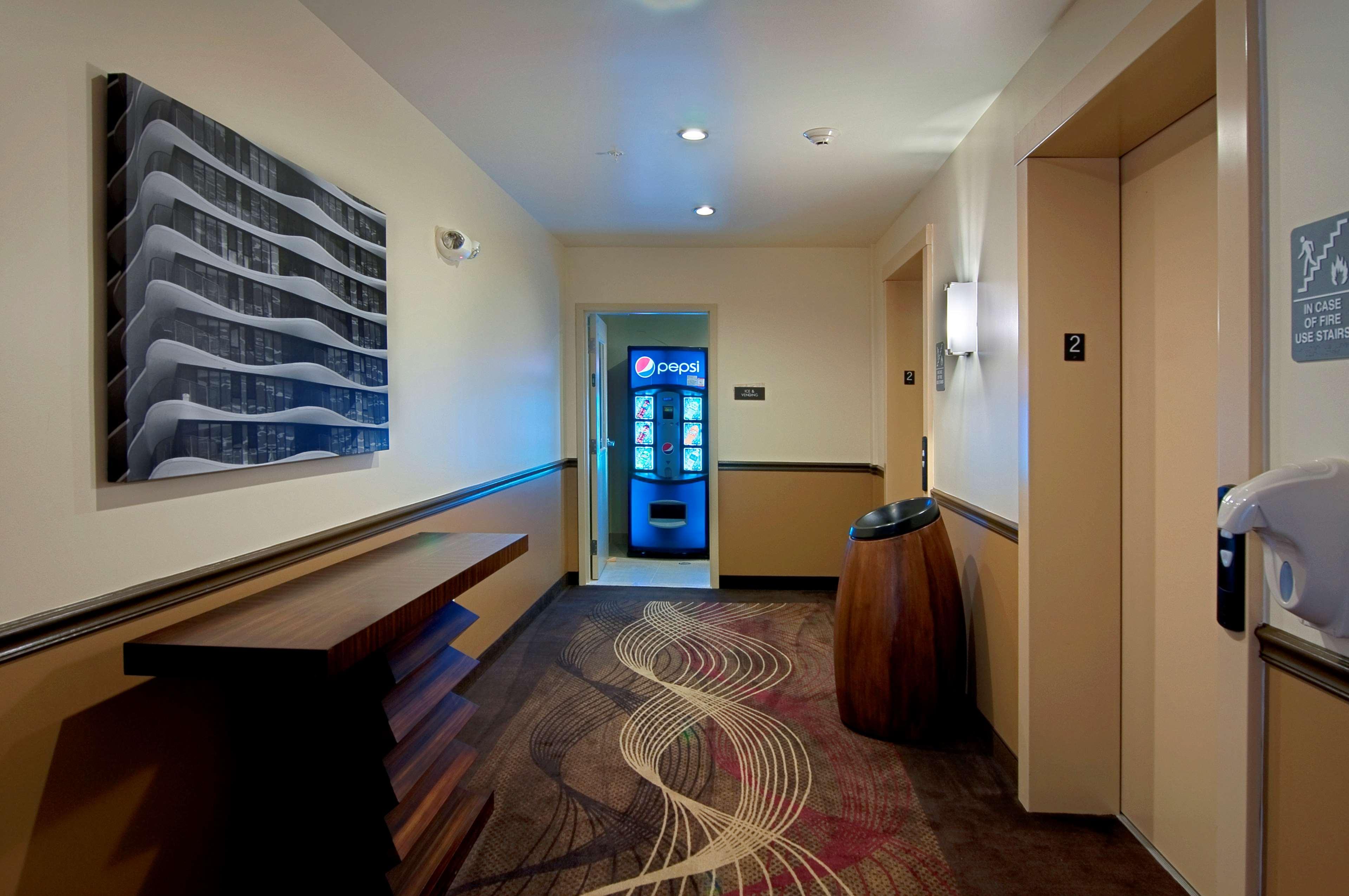 Best Western Plus Miami Airport North Hotel & Suites Майами-Спрингс Экстерьер фото